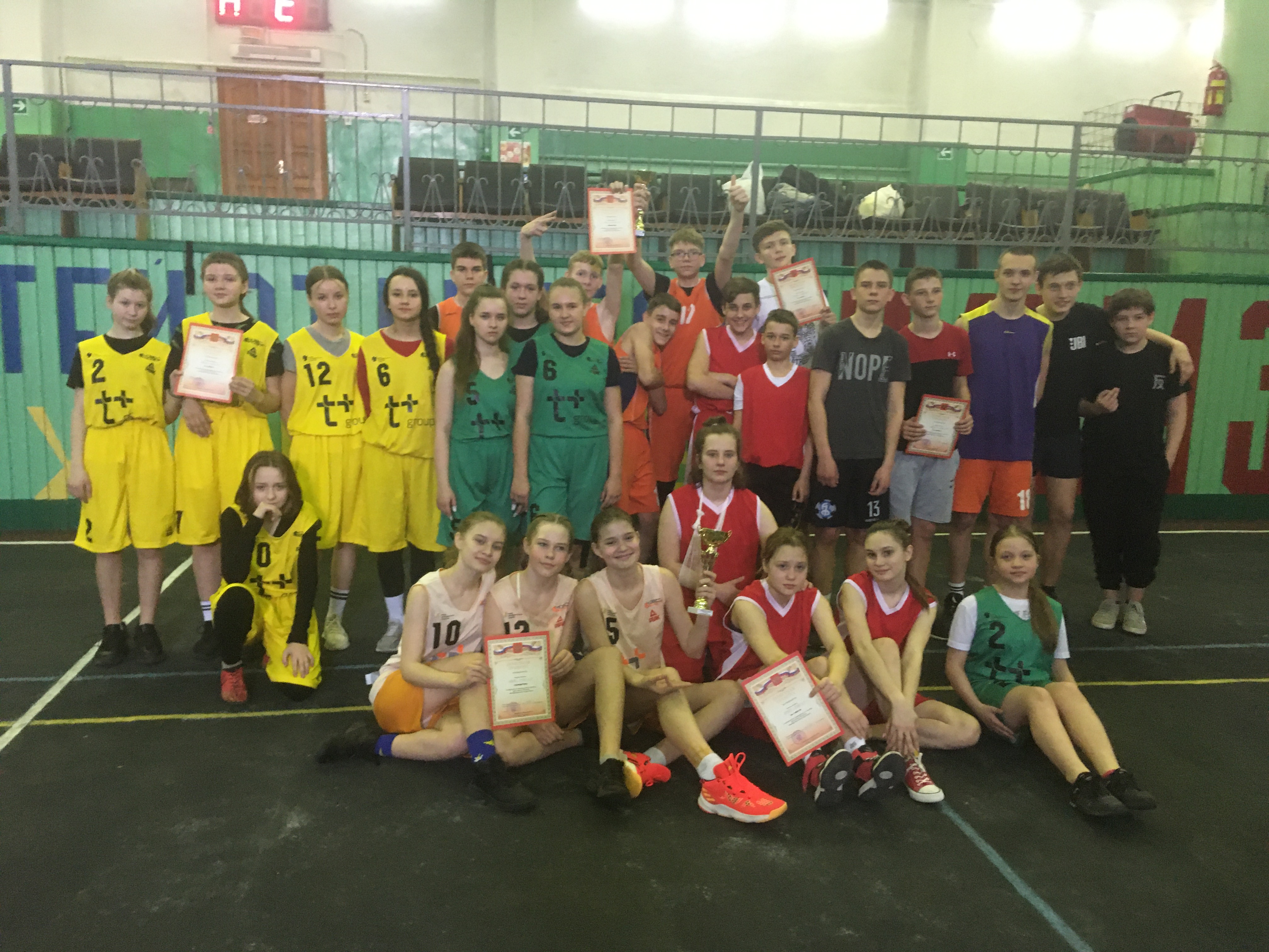 Определены победители и призеры соревнований по стритболу среди школьников